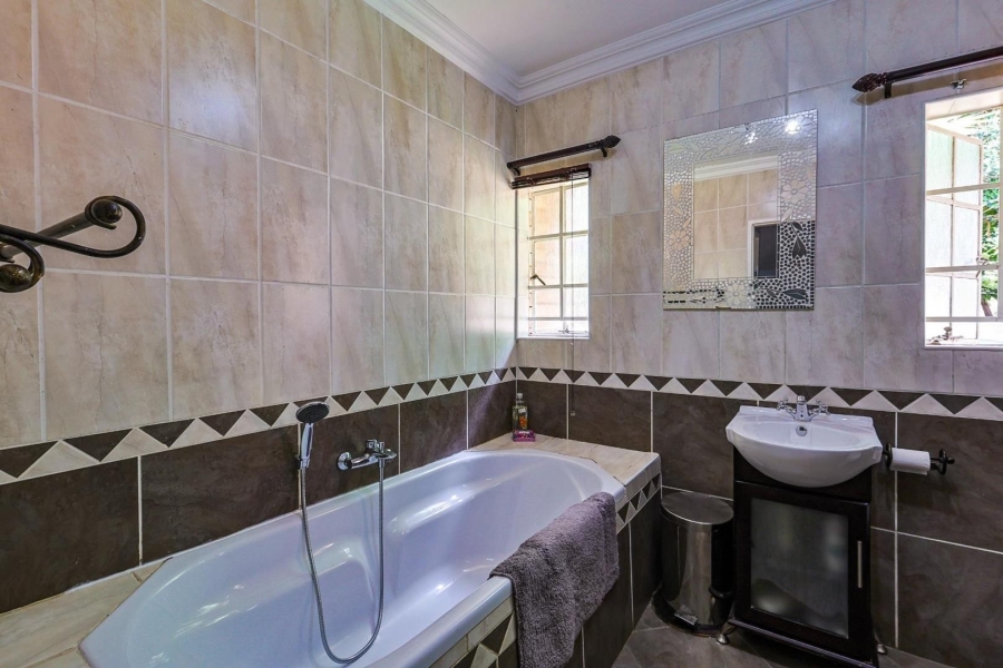 4 Bedroom Property for Sale in Moreleta Park Gauteng