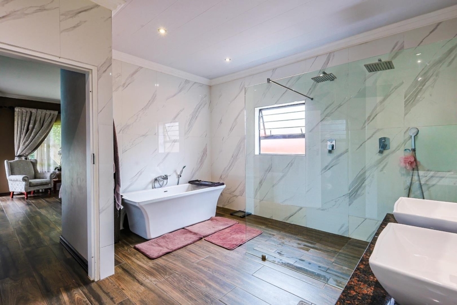 4 Bedroom Property for Sale in Moreleta Park Gauteng