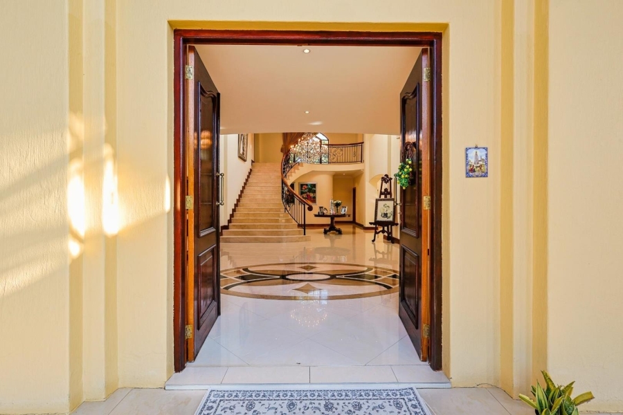 5 Bedroom Property for Sale in Waterkloof Ridge Gauteng