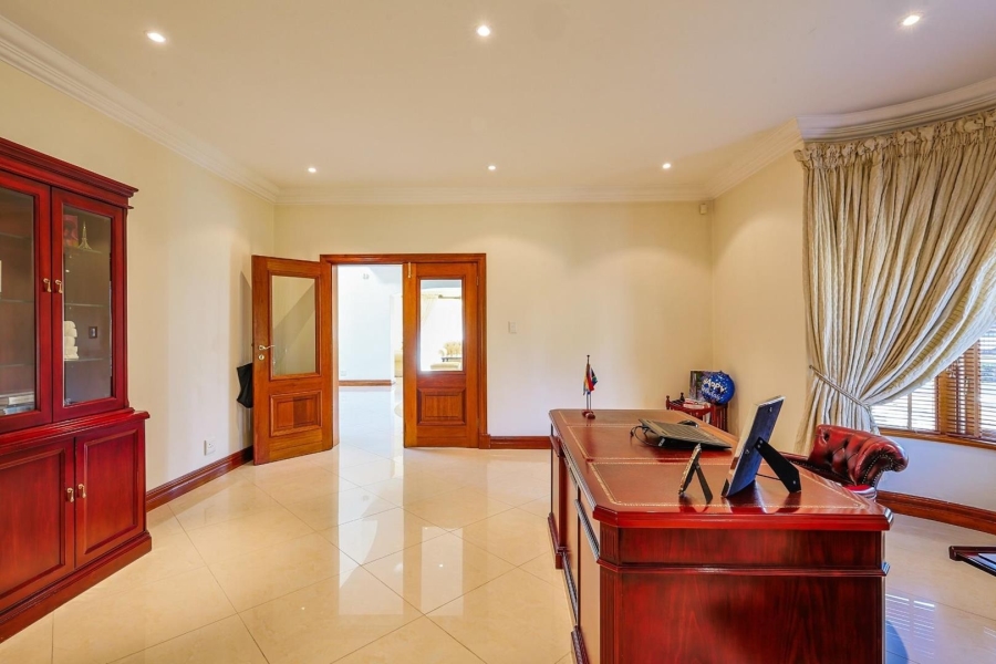 5 Bedroom Property for Sale in Waterkloof Ridge Gauteng