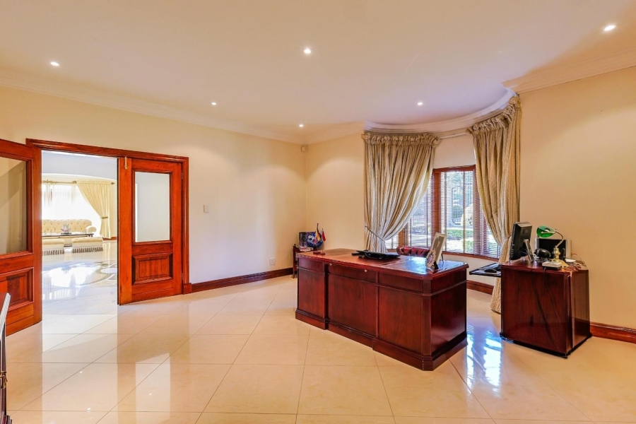 5 Bedroom Property for Sale in Waterkloof Ridge Gauteng