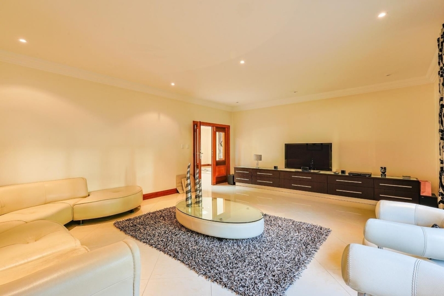 5 Bedroom Property for Sale in Waterkloof Ridge Gauteng