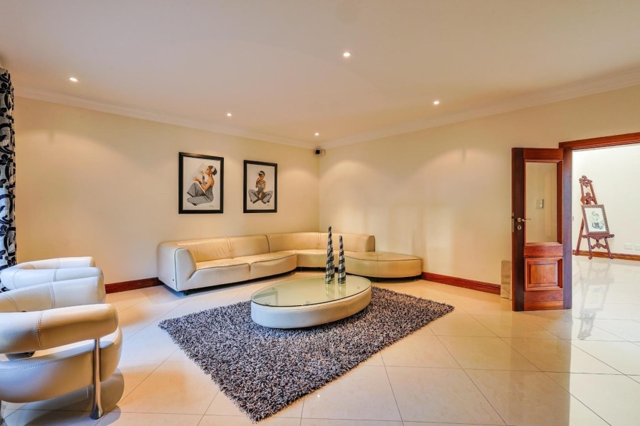 5 Bedroom Property for Sale in Waterkloof Ridge Gauteng