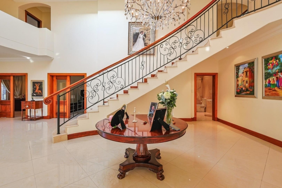 5 Bedroom Property for Sale in Waterkloof Ridge Gauteng