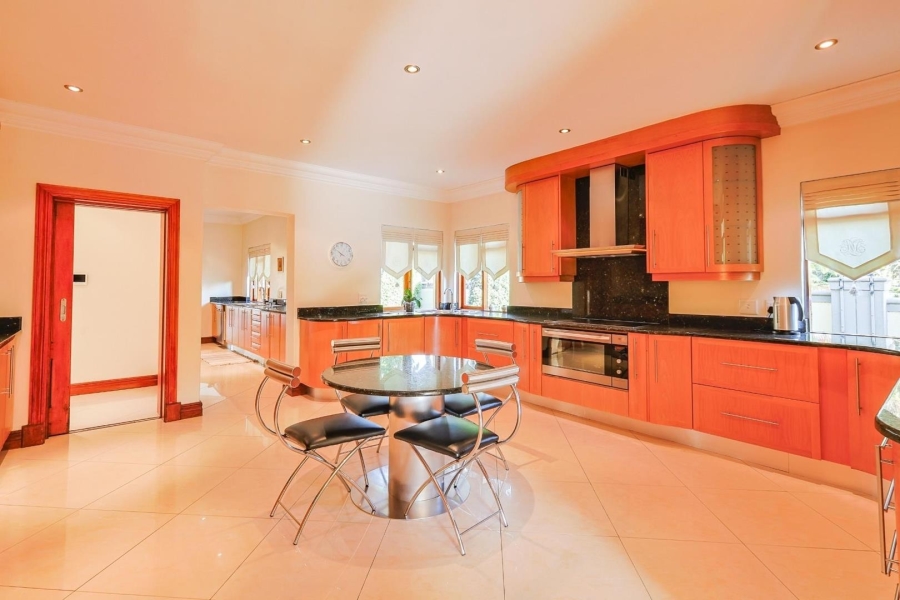 5 Bedroom Property for Sale in Waterkloof Ridge Gauteng