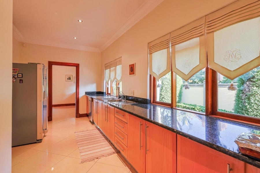 5 Bedroom Property for Sale in Waterkloof Ridge Gauteng