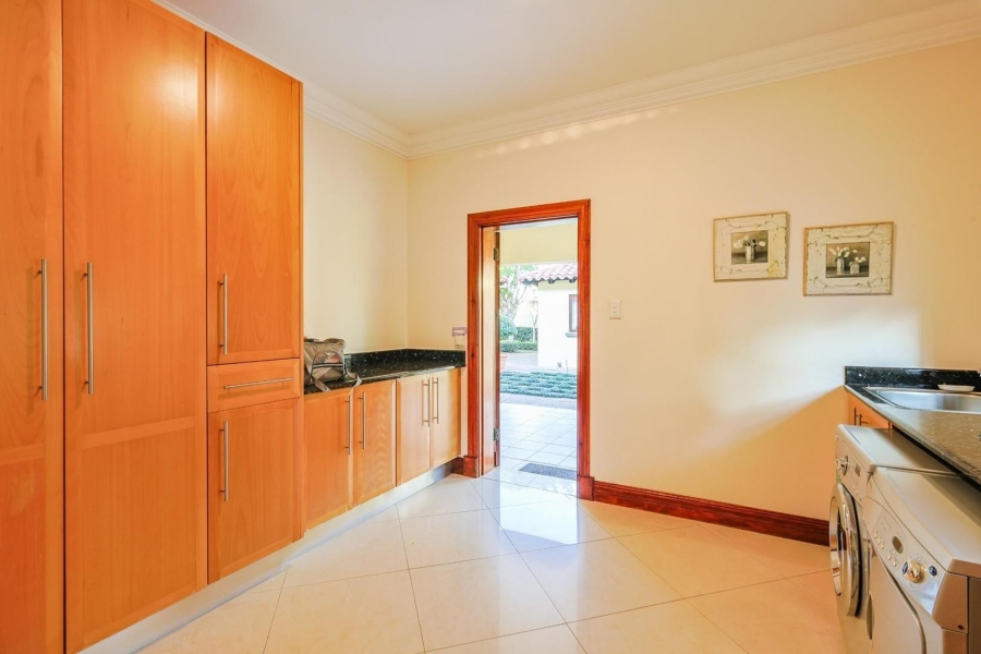 5 Bedroom Property for Sale in Waterkloof Ridge Gauteng