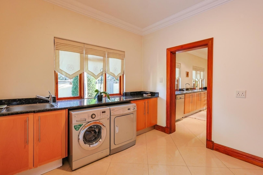 5 Bedroom Property for Sale in Waterkloof Ridge Gauteng