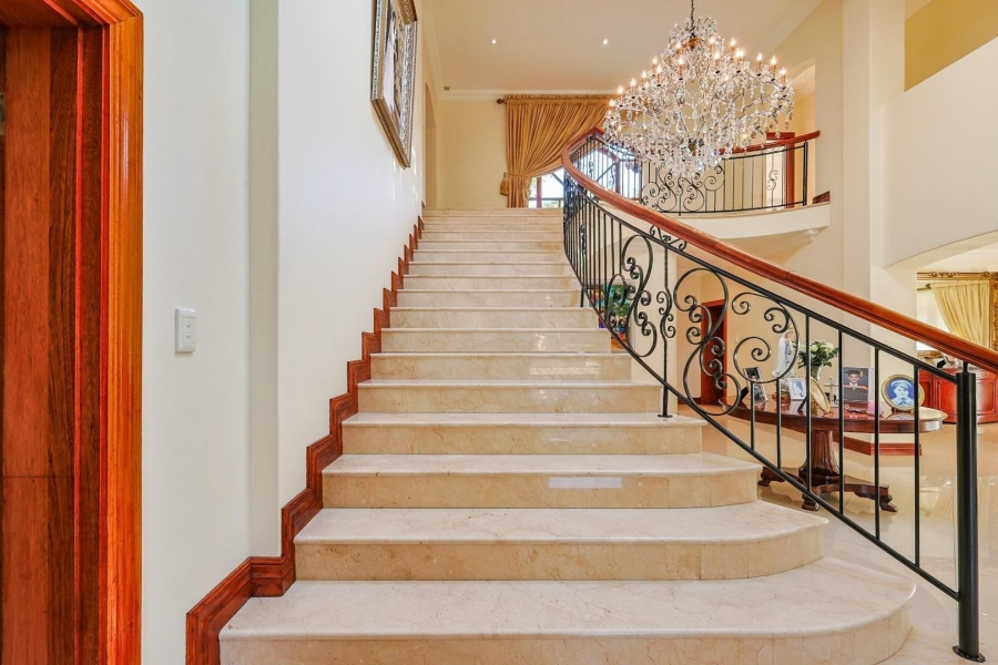 5 Bedroom Property for Sale in Waterkloof Ridge Gauteng