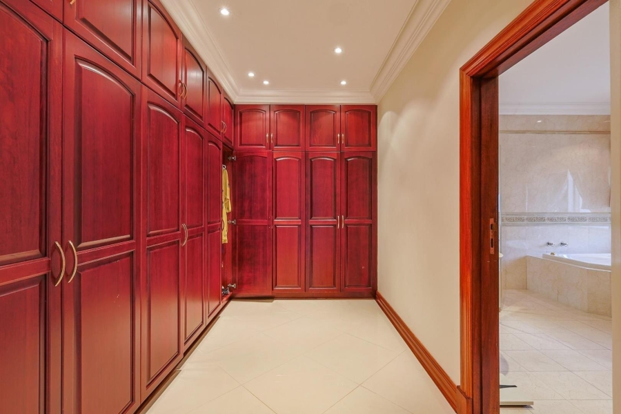 5 Bedroom Property for Sale in Waterkloof Ridge Gauteng