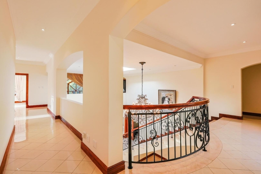 5 Bedroom Property for Sale in Waterkloof Ridge Gauteng