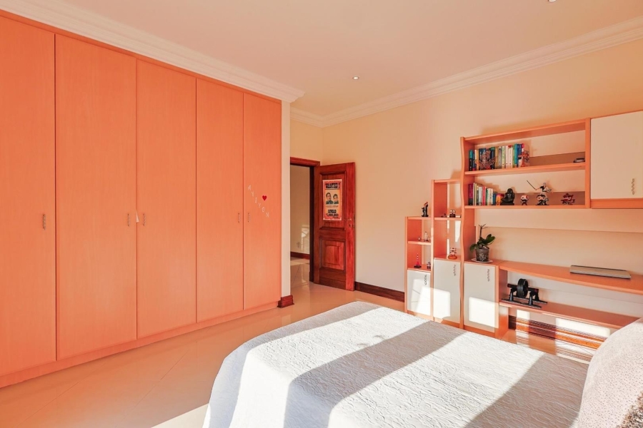 5 Bedroom Property for Sale in Waterkloof Ridge Gauteng