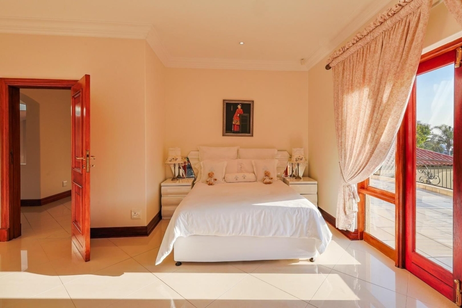 5 Bedroom Property for Sale in Waterkloof Ridge Gauteng