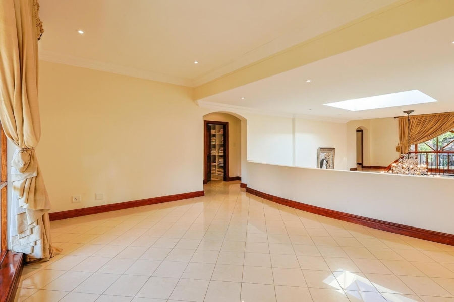 5 Bedroom Property for Sale in Waterkloof Ridge Gauteng