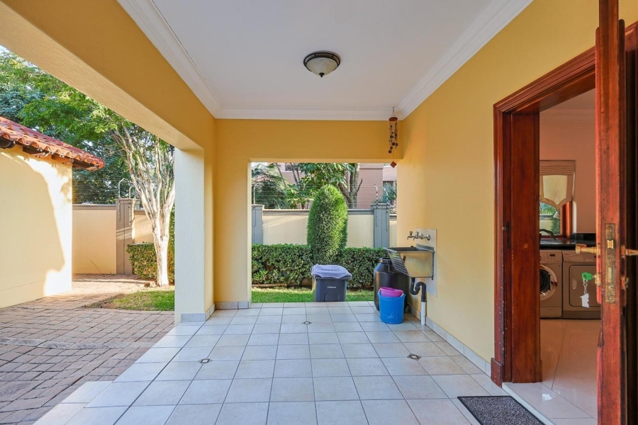 5 Bedroom Property for Sale in Waterkloof Ridge Gauteng