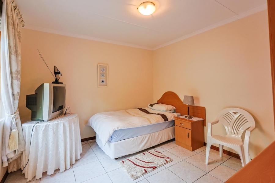 5 Bedroom Property for Sale in Waterkloof Ridge Gauteng