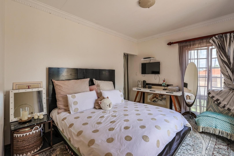 To Let 3 Bedroom Property for Rent in Faerie Glen Gauteng