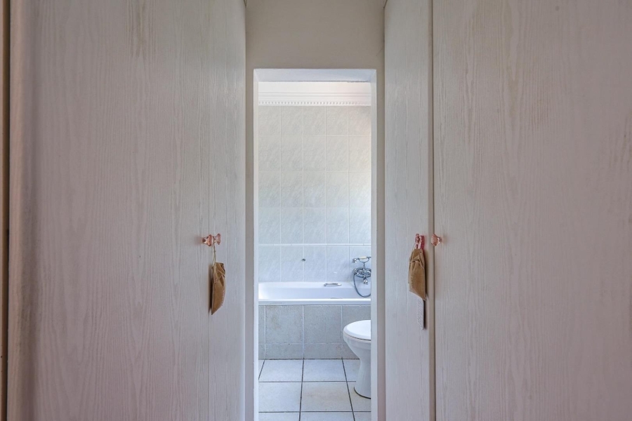 To Let 3 Bedroom Property for Rent in Faerie Glen Gauteng