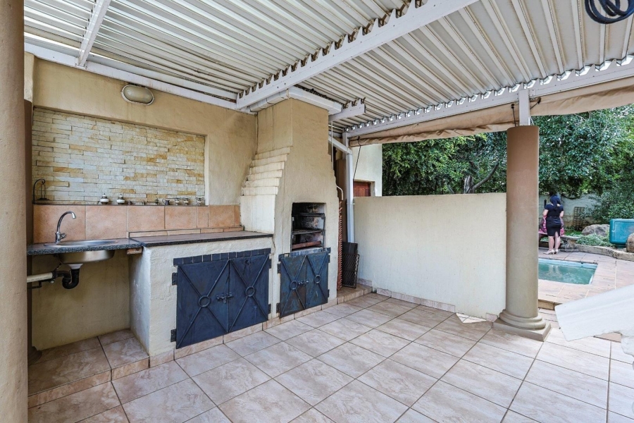 To Let 3 Bedroom Property for Rent in Faerie Glen Gauteng