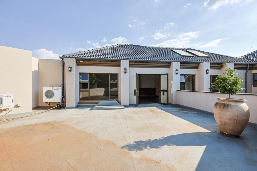 6 Bedroom Property for Sale in Mooikloof Equestrian Estate Gauteng