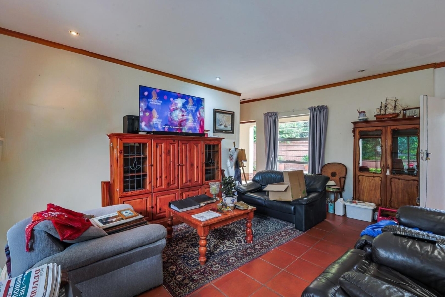 To Let 4 Bedroom Property for Rent in Silver Lakes Gauteng