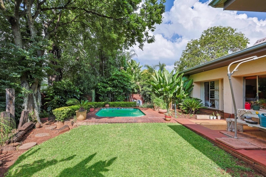 To Let 4 Bedroom Property for Rent in Silver Lakes Gauteng