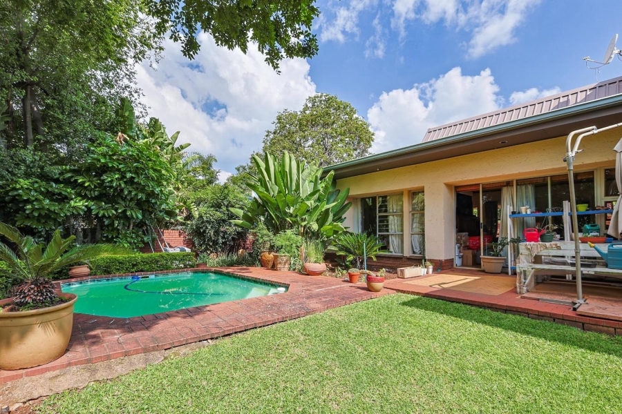 To Let 4 Bedroom Property for Rent in Silver Lakes Gauteng