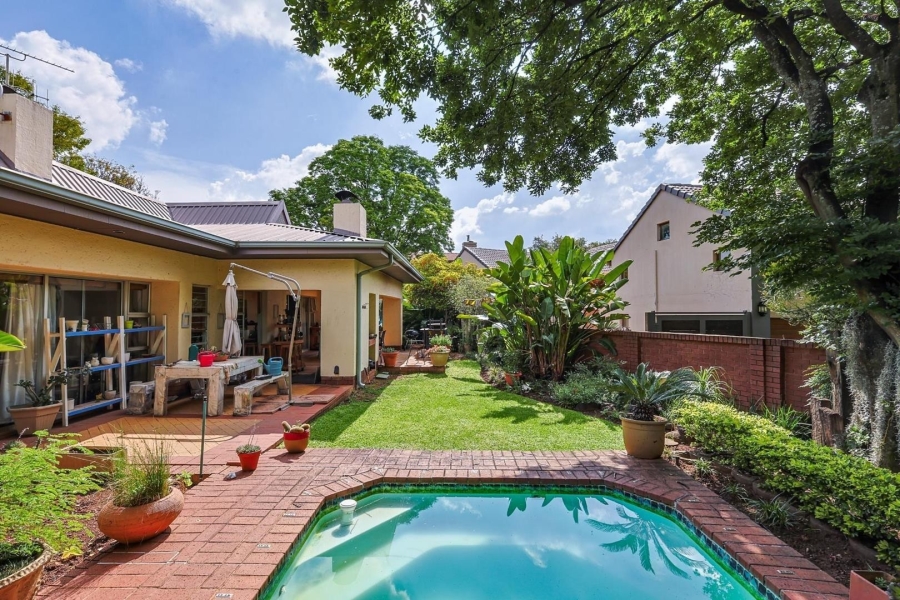 To Let 4 Bedroom Property for Rent in Silver Lakes Gauteng