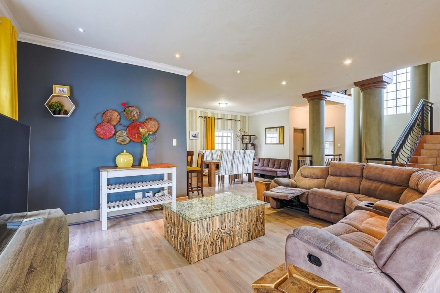 3 Bedroom Property for Sale in Faerie Glen Gauteng