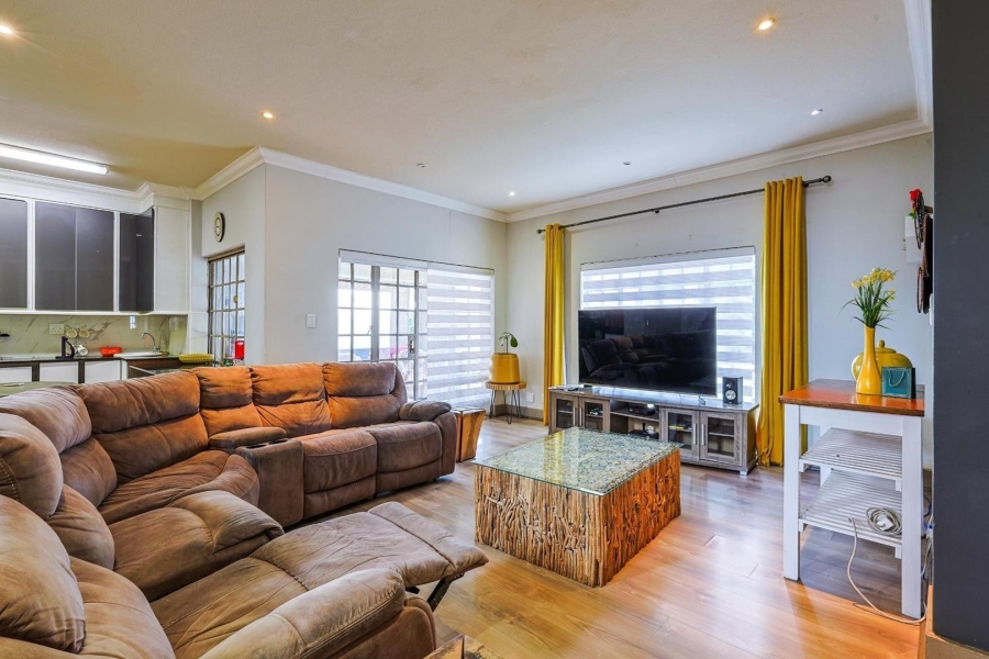 3 Bedroom Property for Sale in Faerie Glen Gauteng