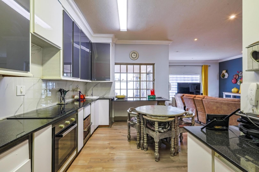 3 Bedroom Property for Sale in Faerie Glen Gauteng