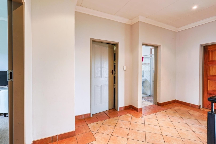 3 Bedroom Property for Sale in Faerie Glen Gauteng