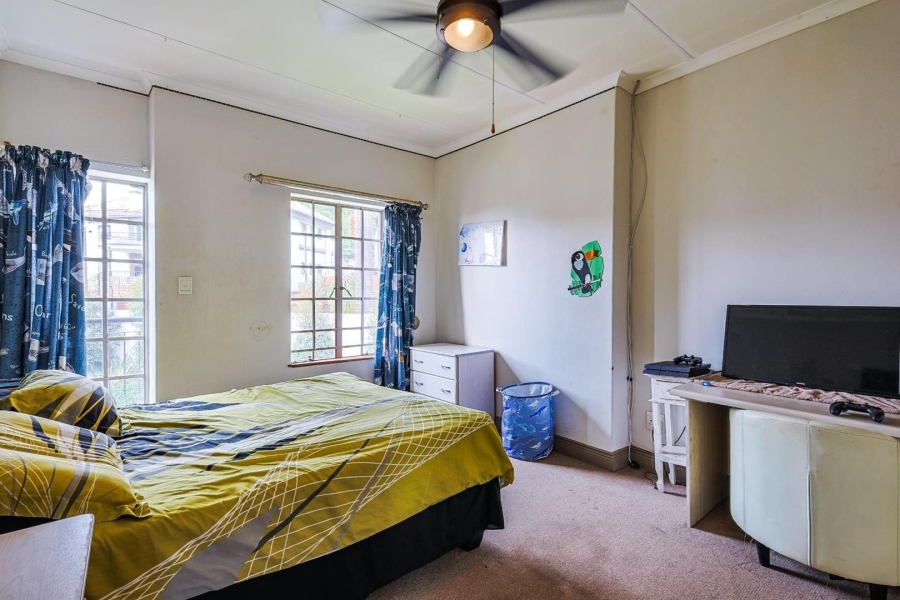 3 Bedroom Property for Sale in Faerie Glen Gauteng