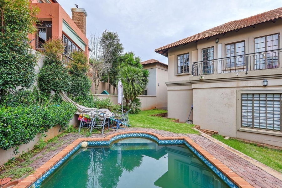 3 Bedroom Property for Sale in Faerie Glen Gauteng