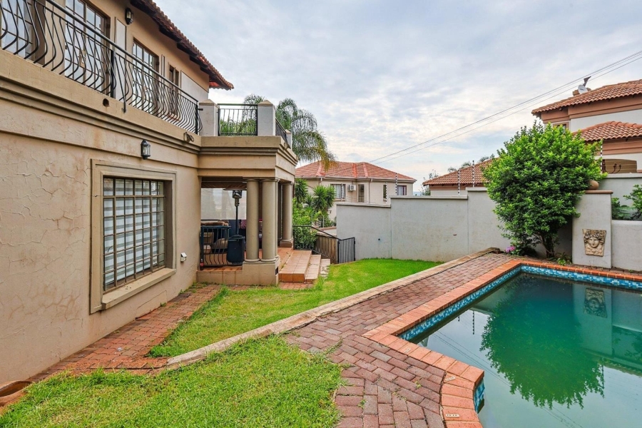 3 Bedroom Property for Sale in Faerie Glen Gauteng