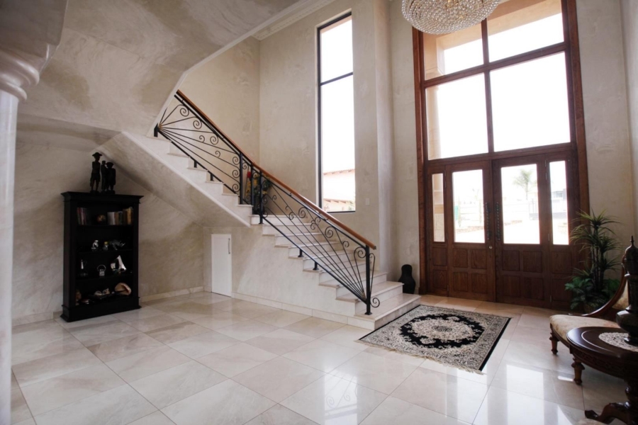 5 Bedroom Property for Sale in Mooikloof Heights Gauteng