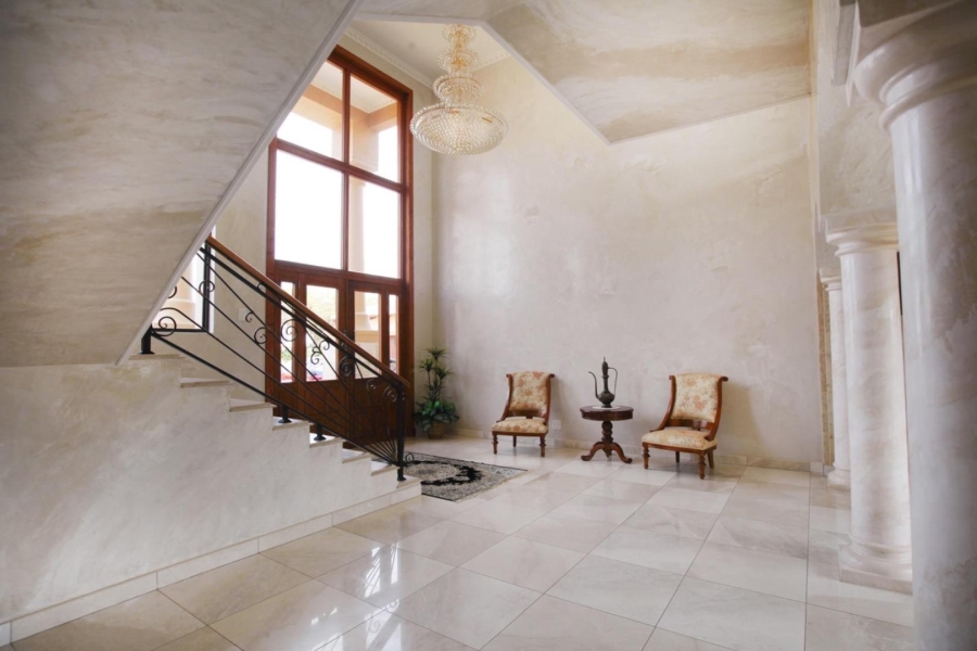 5 Bedroom Property for Sale in Mooikloof Heights Gauteng