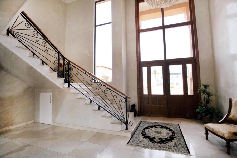 5 Bedroom Property for Sale in Mooikloof Heights Gauteng