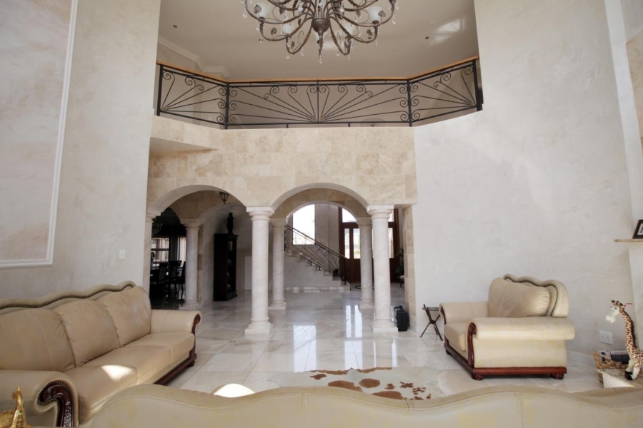 5 Bedroom Property for Sale in Mooikloof Heights Gauteng