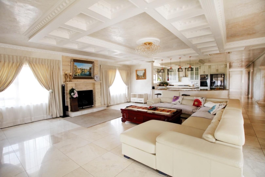 5 Bedroom Property for Sale in Mooikloof Heights Gauteng