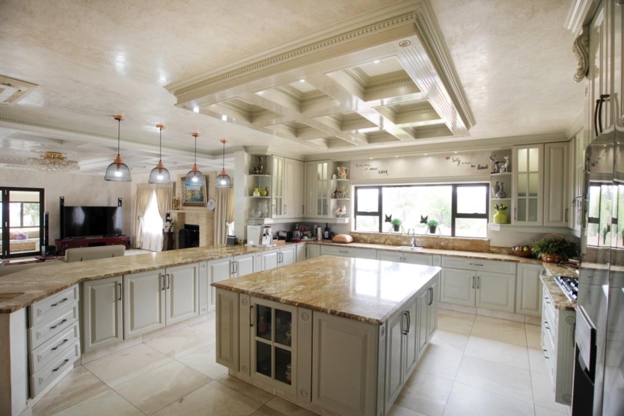 5 Bedroom Property for Sale in Mooikloof Heights Gauteng