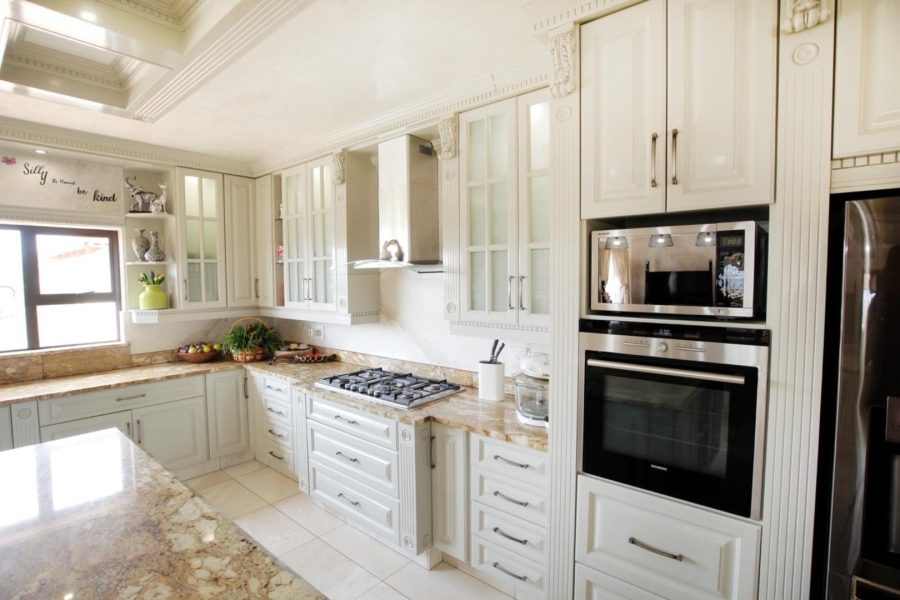 5 Bedroom Property for Sale in Mooikloof Heights Gauteng