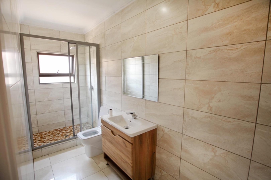 5 Bedroom Property for Sale in Mooikloof Heights Gauteng