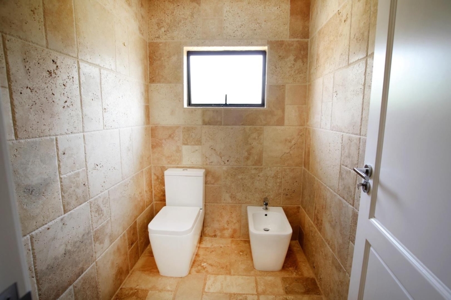 5 Bedroom Property for Sale in Mooikloof Heights Gauteng