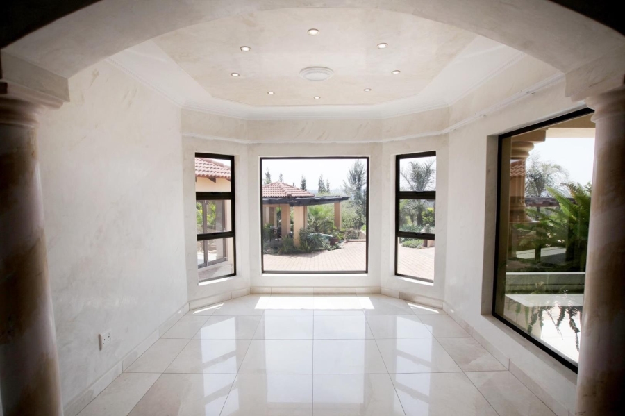 5 Bedroom Property for Sale in Mooikloof Heights Gauteng