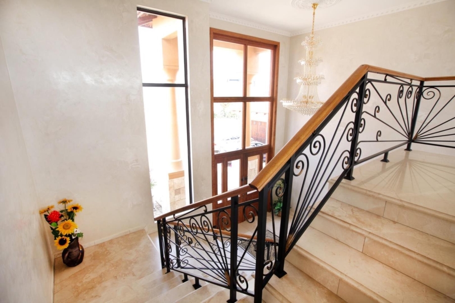 5 Bedroom Property for Sale in Mooikloof Heights Gauteng