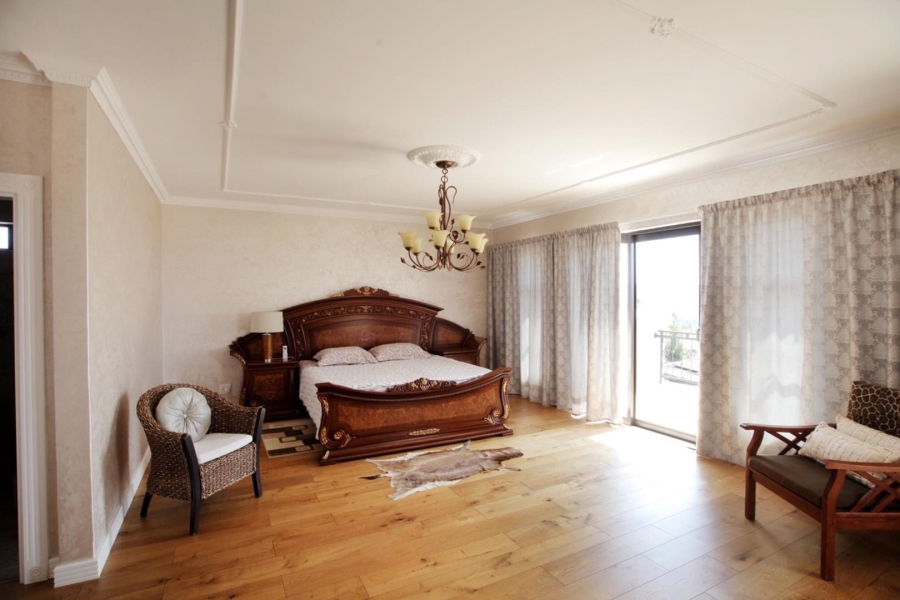 5 Bedroom Property for Sale in Mooikloof Heights Gauteng