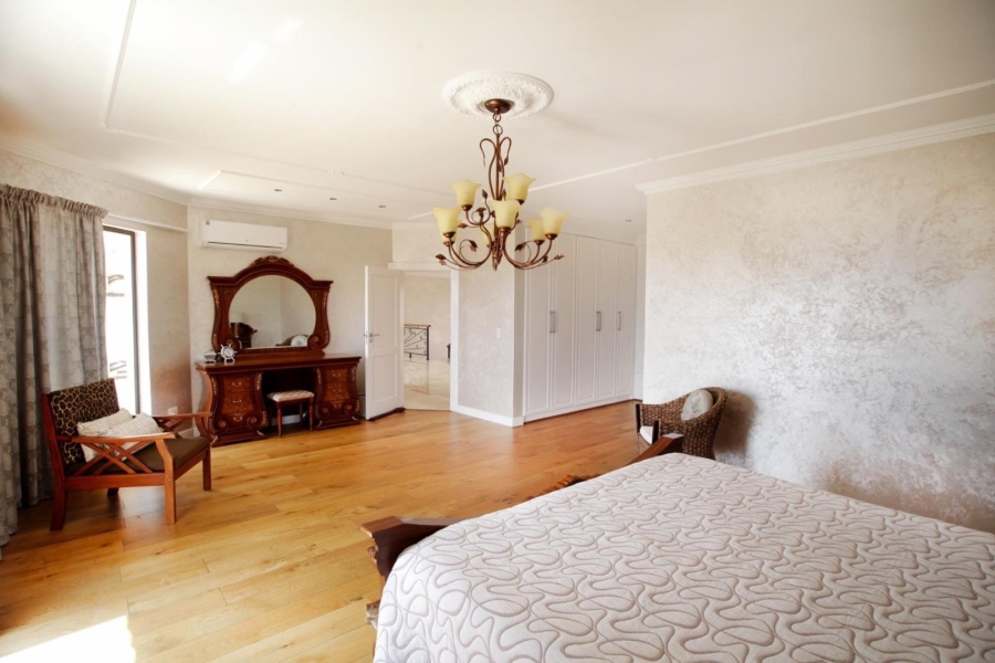 5 Bedroom Property for Sale in Mooikloof Heights Gauteng