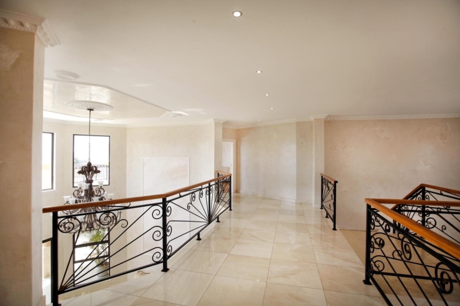 5 Bedroom Property for Sale in Mooikloof Heights Gauteng
