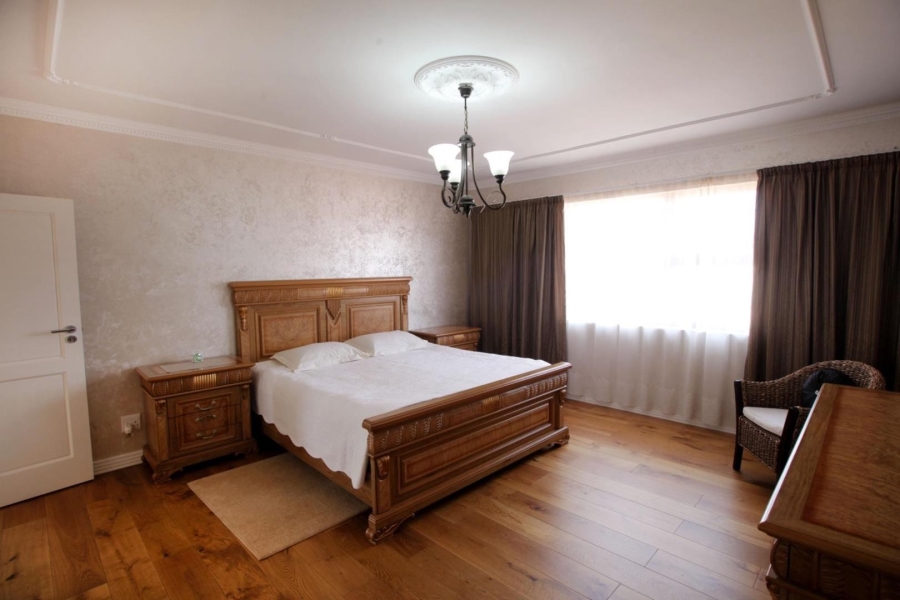 5 Bedroom Property for Sale in Mooikloof Heights Gauteng